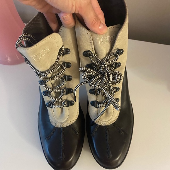 Tod’s leather/suede ankle booties, mint condition! - Picture 8 of 8